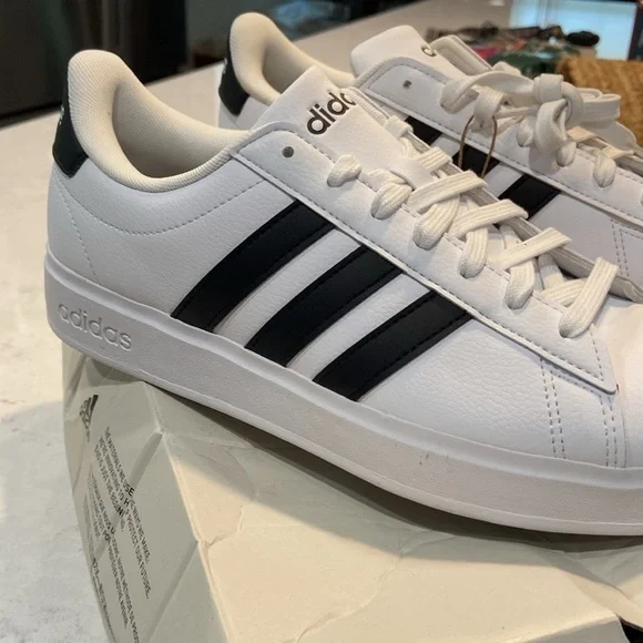 Adidas NIB Men's Grand Court 2.0 Casual Sneakers Size 8.5